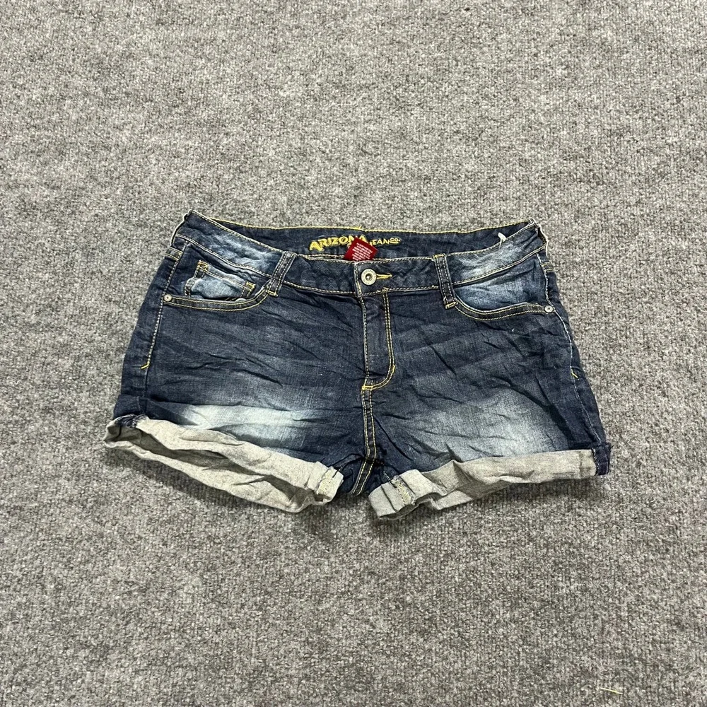 Arizona Shorts Womens Size 11 Dark Wash Denim Cuffed Low Rise Casual Denim